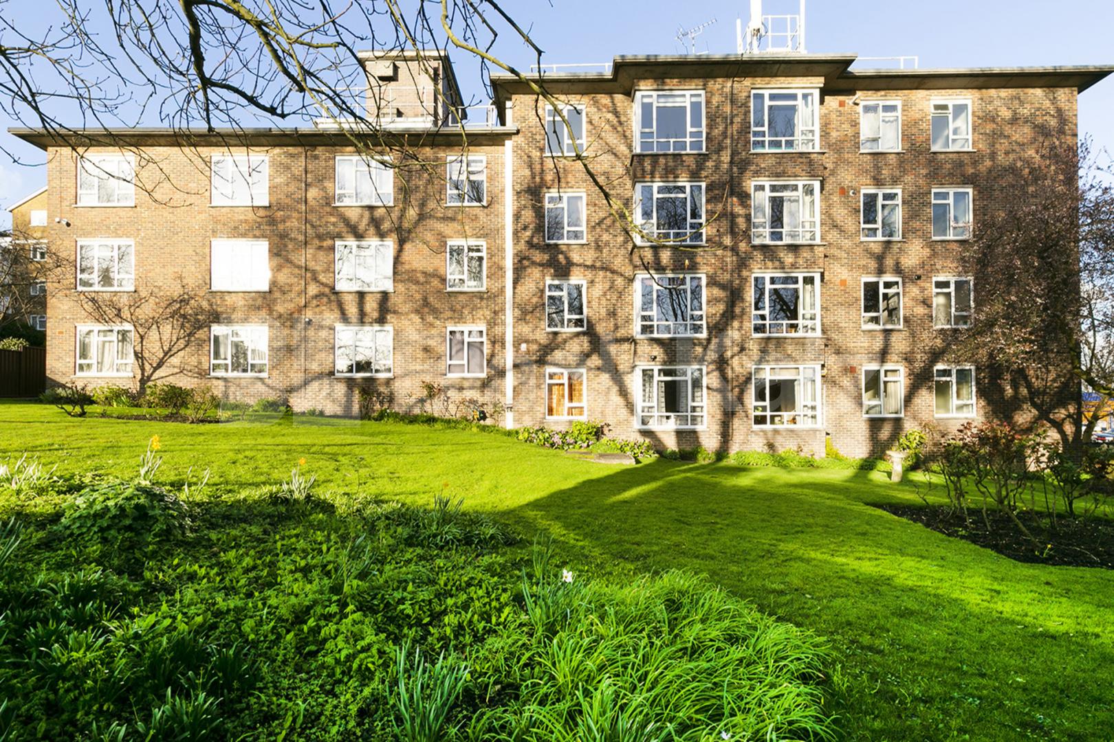 A well-appointed bright two bedroom apartment located in a private block  Muswell Hill , Alexandra Palace / Muswell Hill